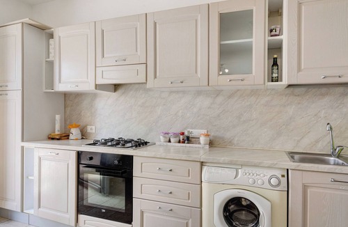 Diano Marina Villa | Apartment "Casa Taggiasca" with Garden & Wi-Fi