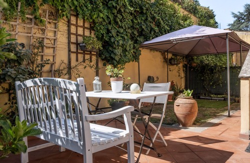 Porano Apartment | Apartment 'Casa Vacanze Emmanuele' with Private Terrace, Private Garden and Wi-Fi