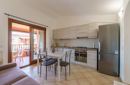 Murta Maria Apartment | Apartment 'Casa Vacanze Susino' with Shared Pool, Private Terrace and Air Conditioning