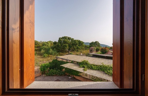 Murta Maria Apartment | Apartment 'Casa Vacanze Susino' with Shared Pool, Private Terrace and Air Conditioning