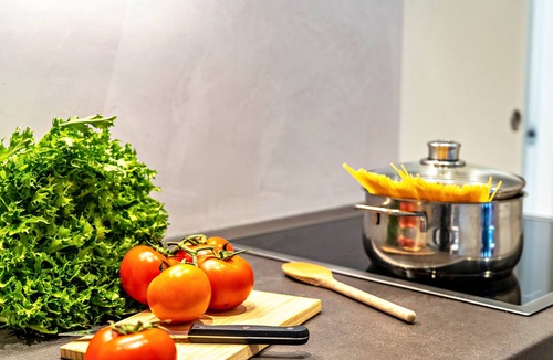 Merano Historic Center Apartment | Apartment 'Central Suite Merano' with Mountain View, Wi-Fi and Air Conditioning
