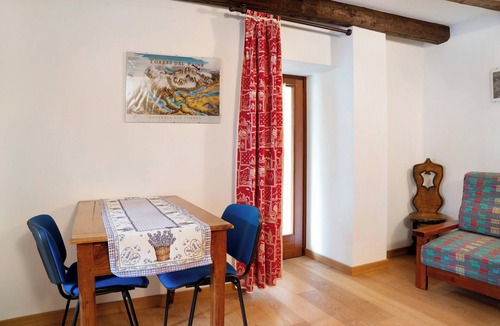 Acceglio Apartment | Apartment 'Chalet Provenzale Trilocale' with Shared Garden and Wi-Fi