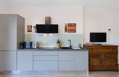 Noli Apartment | Apartment 'Con Vista Mare Noli' with Sea View, Wi-Fi and Air Conditioning
