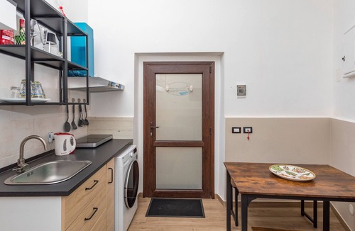 Acireale Apartment | Apartment 'Del Tocco' with Wi-Fi and Air Conditioning