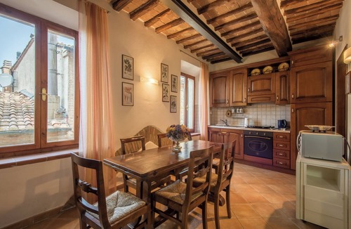 Monticiano Apartment | Apartment 'Dimora Tipica Toscana' with Wi-Fi