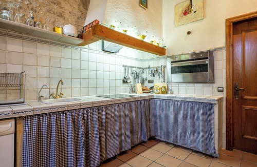 Conesa Apartment | Apartment 'El Clos 2' with Balcony and Wi-Fi