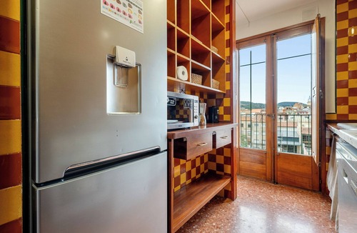 San Sadurni Apartment | Apartment 'Encantador Loft' with Mountain View, Wi-Fi and Air Conditioning
