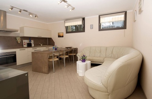 Toscolano Maderno Apartment | Apartment Farfalla with air conditioning, pool 10 x 5 and parking, 250 meters from the lake