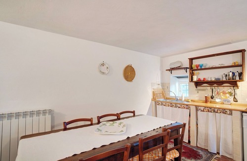 Siglioli Apartment | Apartment Fienile with Mountain View, Shared Pool and Wi-Fi