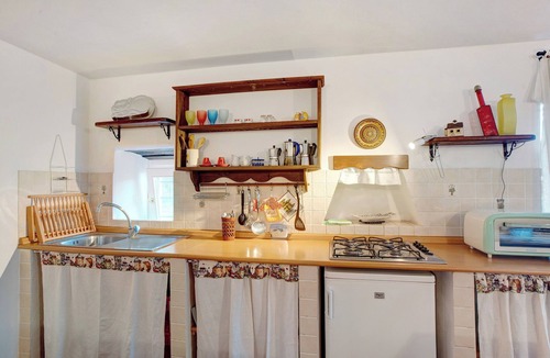 Siglioli Apartment | Apartment Fienile with Mountain View, Shared Pool and Wi-Fi
