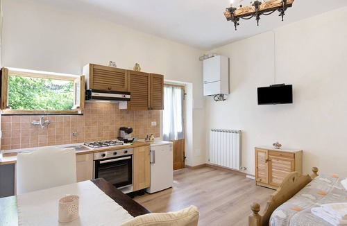 Borzonasca Apartment | Apartment 'Green Riviera - Giardino' with Mountain View, Shared Pool & Wi-Fi