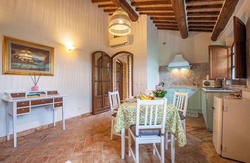 Vergelle Apartment | Apartment 'Greta' with Shared Pool, Wi-Fi and Air Conditioning