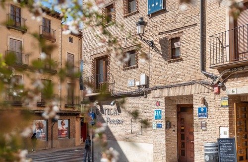 Daroca Apartment | Apartment 'Halima' with Balcony, Wi-Fi and Air Conditioning