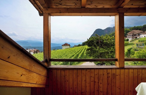 Berg/Monte Apartment | Apartment 'Harmony Apt 1' with Mountain View, Shared Garden and Wi-Fi