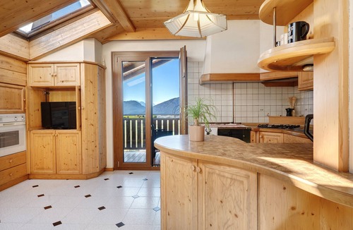 Fondo Apartment | Apartment 'Holzsuite' with Mountain View, Balcony and Wi-Fi