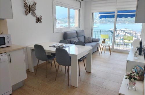 Port de la Selva Apartment | Apartment in the first sea line. Ideal for families.