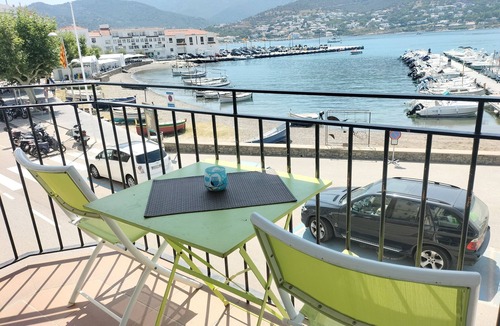 Port de la Selva Apartment | Apartment in the first sea line. Ideal for families.
