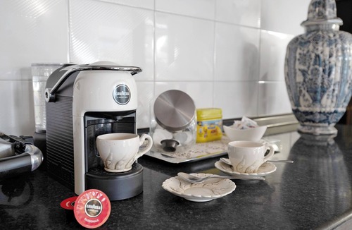 Spinea Apartment | Apartment 'Il Gelsomino' with Shared Terrace, Wi-Fi and Air Conditioning