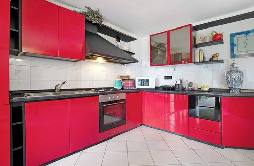 Spinea Apartment | Apartment 'Il Gelsomino' with Shared Terrace, Wi-Fi and Air Conditioning
