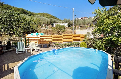 Siglioli Apartment | Apartment 'Il piccolo fienile' with Shared Pool, Garden and Wi-Fi