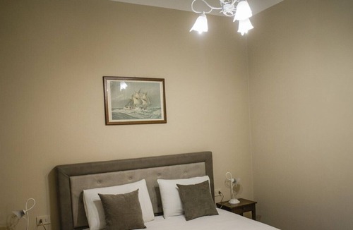 Crabbia Apartment | Apartment in 18th c. villa, private beach, terrace, wonderful views on Lake Orta