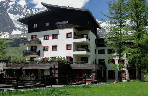 Cervinia Apartment | Apartment in Aosta Valley near Ski Lift