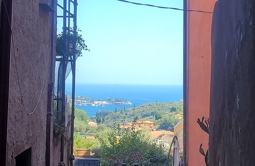 Pitelli Apartment | Apartment in Cinque Terre area renovated to new 2.5 km from the sea
