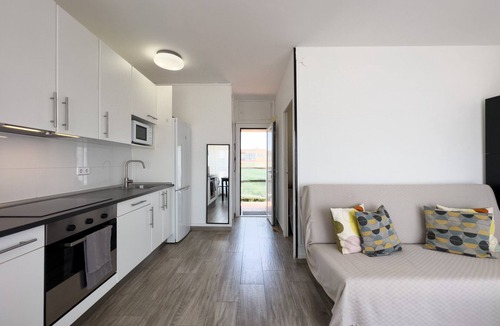 Gava Apartment | Apartment in Gavá with swimming pool