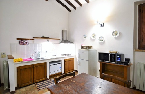 Collesanto Apartment | Apartment in Mantignana