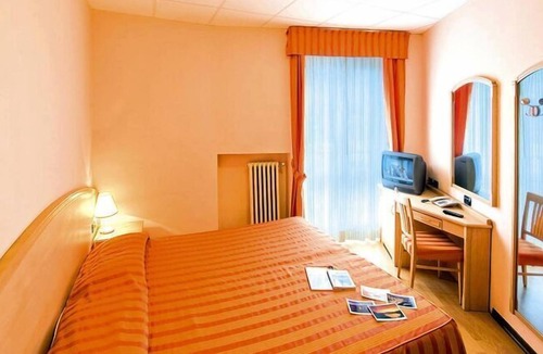 Baveno Apartment | Apartment in the Residence dei Fiori, Baveno