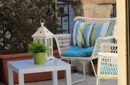 Ognina Apartment | Apartment in Villa Liberty with garden overlooking Etna and near the sea