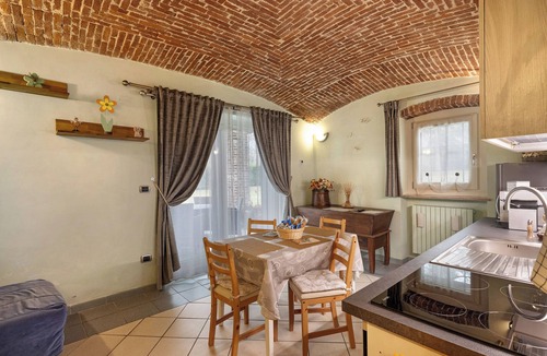 Peveragno Apartment | Apartment 'Intero Con Patio' with Mountain View, Private Terrace and Wi-Fi