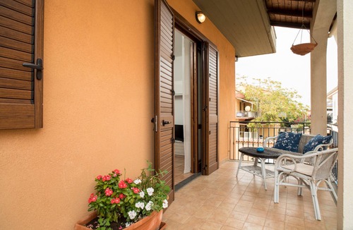 Stazzo Apartment | Apartment 'La Casa Di Terry' with Balcony and Air Conditioning