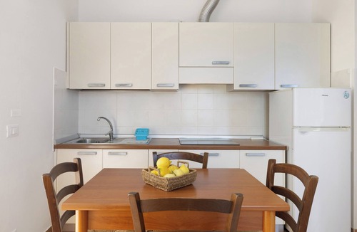 Finale Ligure Apartment | Apartment 'La Realidad 6' with Shared Pool, Wi-Fi and Air Conditioning