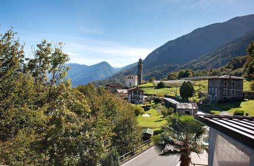 Castello dell'Acqua Apartment | Apartment 'La Terrazza' with Mountain View, Wi-Fi and Air Conditioning