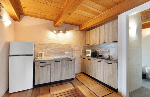 Gonte Apartment | Apartment 'La Torretta Di Mozzola' with Lake View, Private Terrace and Wi-Fi