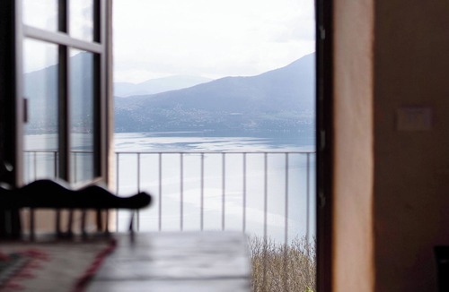 Gonte Apartment | Apartment 'La Torretta Di Mozzola' with Lake View, Private Terrace and Wi-Fi