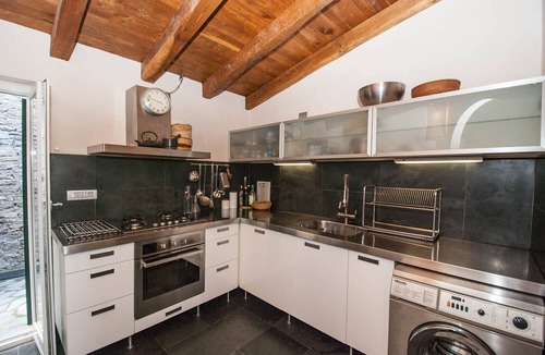Manarola Apartment | Apartment Lambiccu by Arbaspàa, with sea view terrace, in Manarola