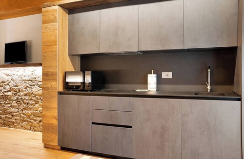 Roccabruna Apartment | Apartment 'Locanda Ca Bianca - Mini Suite' in Valle Mair with Mountain View