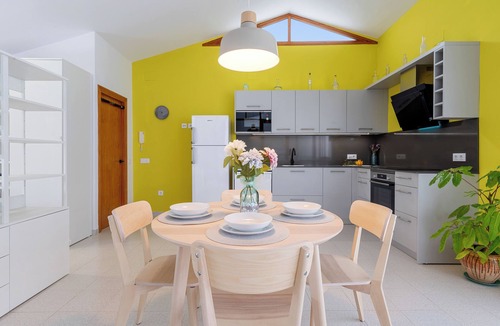 Bellvey Apartment | Apartment 'Loft El Til-ler' with Private Terrace and Wi-Fi