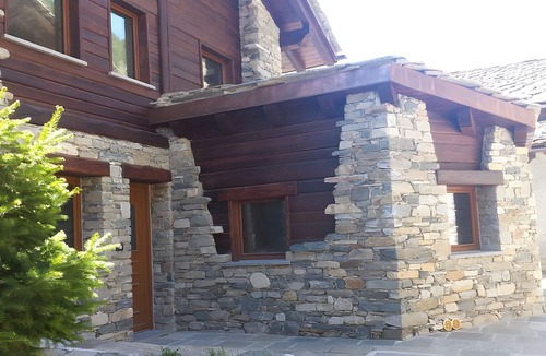 Valnontey Apartment | Apartment 'Maison De Vittor - Cogne' with Mountain View, Private Terrace and Wi-Fi