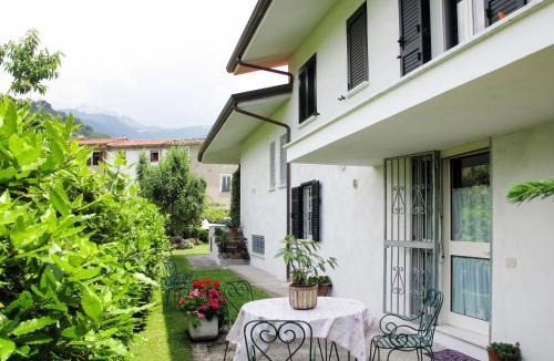 Montignoso Apartment | Apartment Mandarino by Interhome