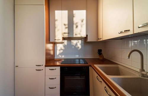 Lecco Apartment | Apartment 'Moonlight - Lecco Getaway' with Private Garden and Wi-Fi
