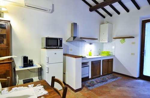Collesanto Apartment | Apartment near Lake Trasimeno and Assisi