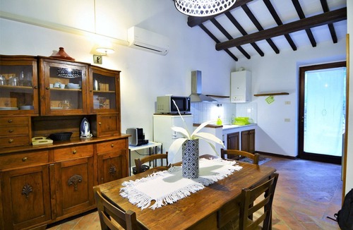 Collesanto Apartment | Apartment near Lake Trasimeno and Assisi
