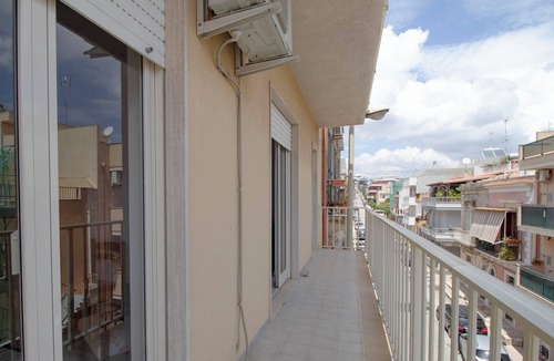 Pozzallo Apartment | Apartment near the sea with open terrace and balcony