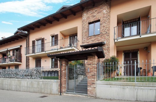 Diano d'Alba Apartment | Apartment "nelle Langhe" with Balcony & Wi-Fi