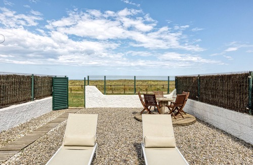 Mas Pinell Apartment | Apartment 'Oasis Premium' with Sea View, Wi-Fi and Air Conditioning