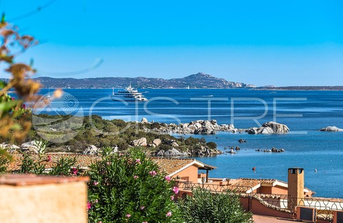 Golfo di Marinella Apartment | Apartment on the sea, with swimming pool and sea view wi fi