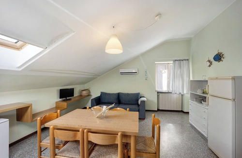 Diano Marina Apartment | Apartment Orizzonte 9 A with Shared Garden & Wi-Fi